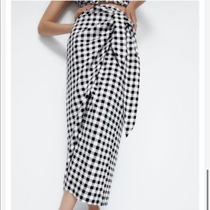 ZARA GINGHAM WRAP SKIRT SIZE SMALL